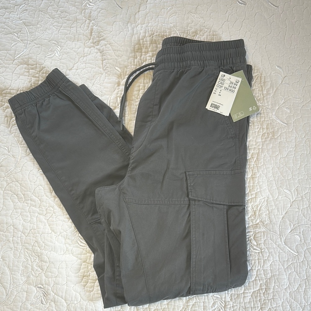 Men’s H&M Cargo Joggers Sz S NWT
